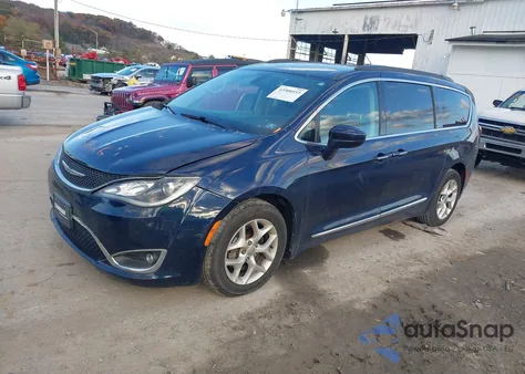 2017 Chrysler Pacifica Touring-L из США, поврежденный, VIN 2C4RC1BG7HR611028